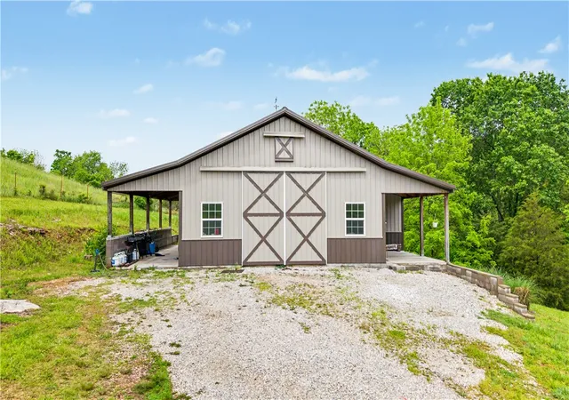 Homes for sale in Lowell, AR | 14210 Lake Point Dr, Lowell, AR 72745 | MLS# 1345222