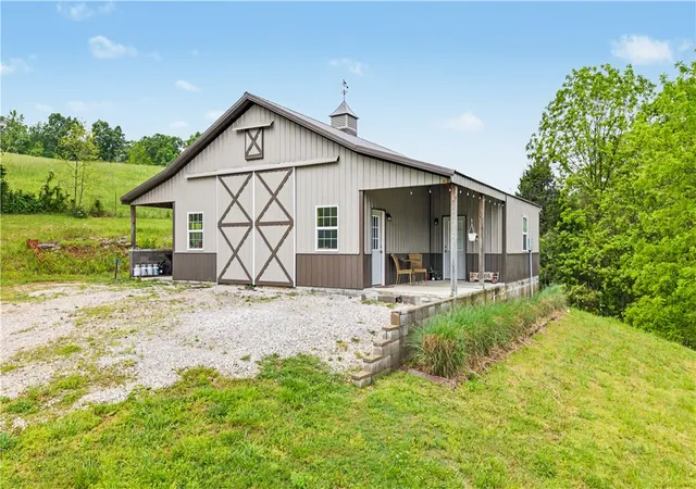 Homes for sale in Lowell, AR | 14210 Lake Point Dr, Lowell, AR 72745 | MLS# 1345222