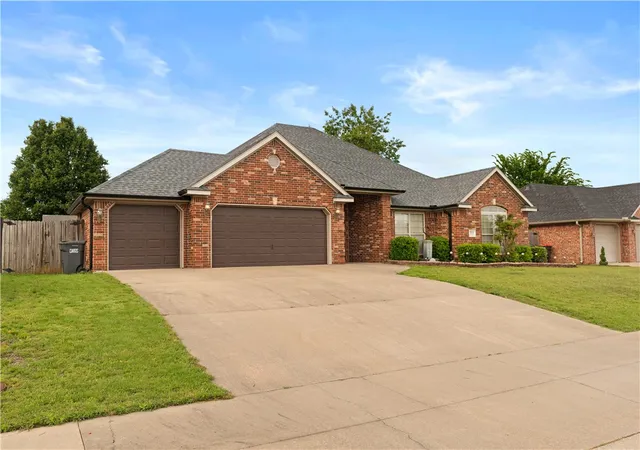2nd image of 2034 Willow Ridge Ave, Springdale, AR 72764 | MLS# 1345679
