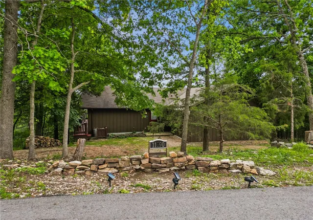Homes for sale in Garfield, AR | 11390 Oak Leaf Cir, Garfield, AR 72732 | MLS# 1345379