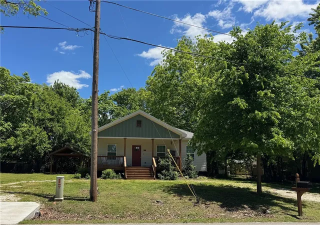 Homes for sale in Lincoln, AR | 312 N West Ave, Lincoln, AR 72744 | MLS# 1346767