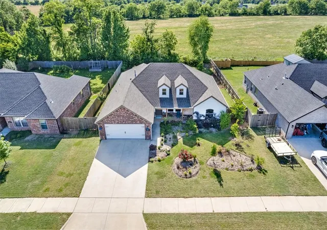 3rd image of 307 N Tacoma St, Farmington, AR 72730 | MLS# 1344436