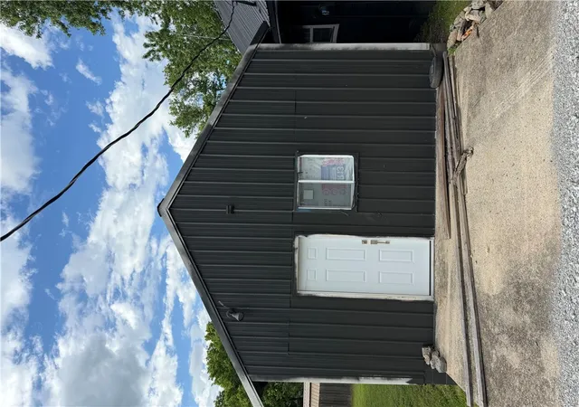 Photo 3 of Single family home for sale at 813 E Central St, Siloam Springs, AR 72761 | MLS# 1345622 | Listing updated on 2026-07-20