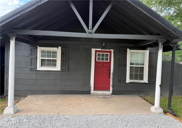 Photo 4 of Single family home for sale at 813 E Central St, Siloam Springs, AR 72761 | MLS# 1345622 | Listing updated on 2026-07-20