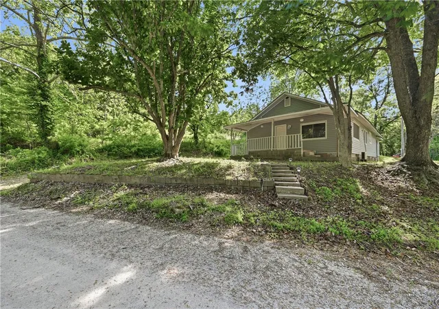 Photo 1 of Single family home for sale at 5099 Maple Dr, Neosho, MO 64850 | MLS# 1346830 | Listing updated on 2026-08-04