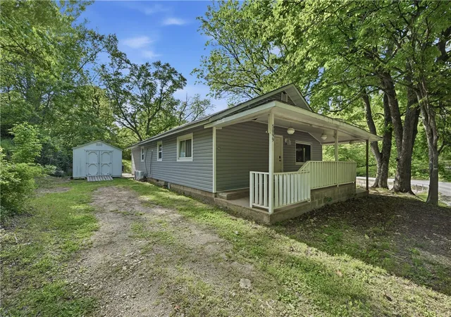 Photo 2 of Single family home for sale at 5099 Maple Dr, Neosho, MO 64850 | MLS# 1346830 | Listing updated on 2026-08-04