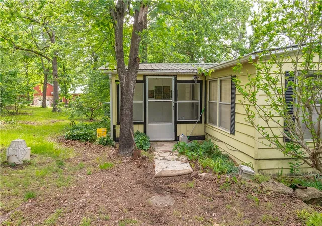 3rd image of 1247 W First St, Lead Hill, AR 72644 | MLS# 1345214