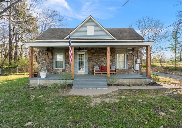 Homes for sale in Altus, AR | 606 N Roseville St, Altus, AR 72821 | MLS# 1346913
