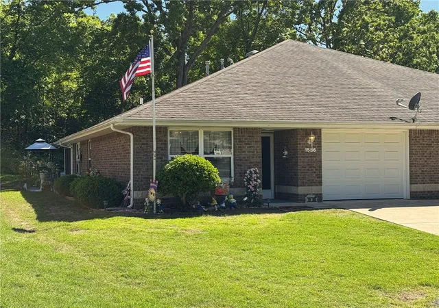 Homes for sale in Mountain Home, AR | 1586 Meadowhill Dr, Mountain Home, AR 72653 | MLS# 1346976