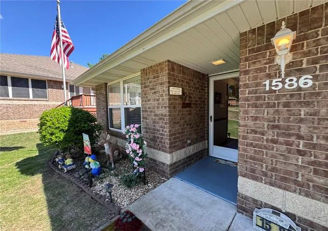 Homes for sale in Mountain Home, AR | 1586 Meadowhill Dr, Mountain Home, AR 72653 | MLS# 1346976