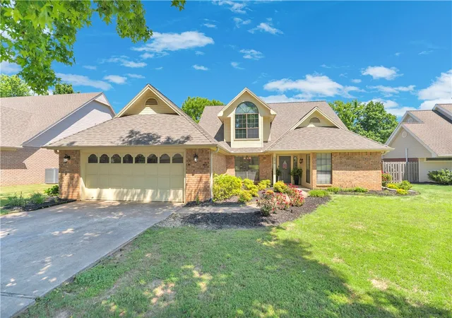 2nd image of 3370 N Southridge Dr, Fayetteville, AR 72703 | MLS# 1346994