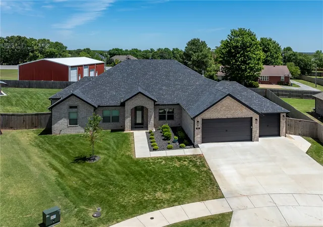 2nd image of 311 Bequette Ln, Centerton, AR 72719 | MLS# 1345412