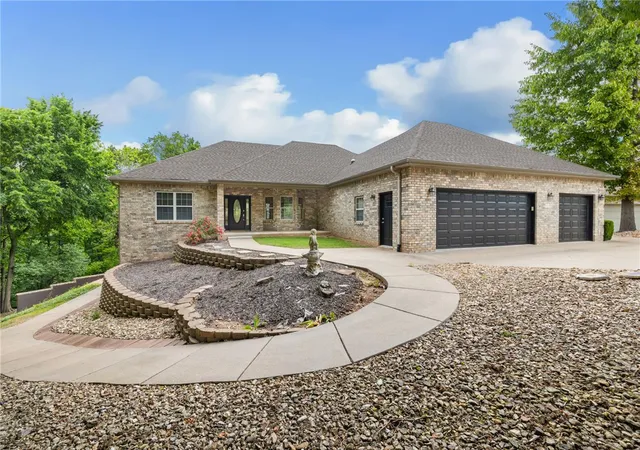 3rd image of 21 Glenwood Pl, Bella Vista, AR 72715 | MLS# 1346993