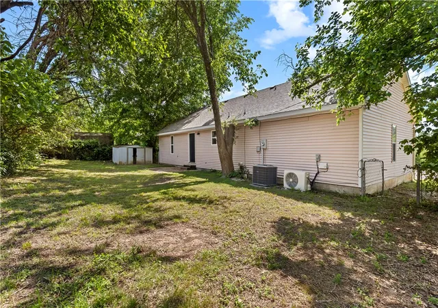 4th image of 403 Swofford St, Berryville, AR 72616 | MLS# 1345083