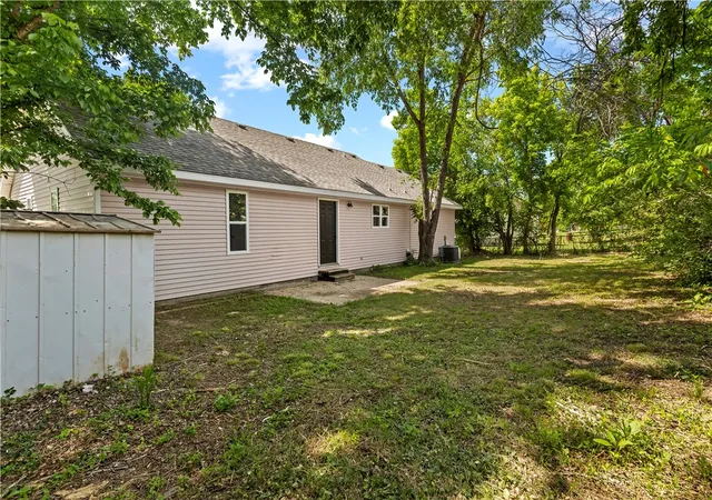 5th image of 403 Swofford St, Berryville, AR 72616 | MLS# 1345083