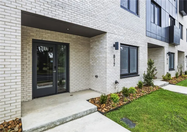 1st image of 821 Se H St, Bentonville, AR 72712 | MLS# 1347096