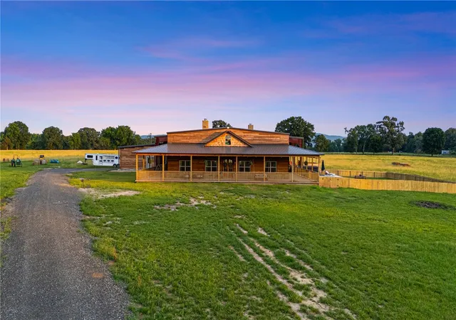Homes for sale in Atkins, AR | 1050 Se 8th St, Atkins, AR 72823 | MLS# 1347136
