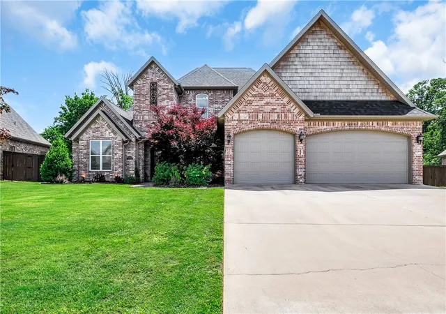 Homes for sale in Bentonville, AR | 4010 Ne Miner Ct, Bentonville, AR 72712 | MLS# 1347018