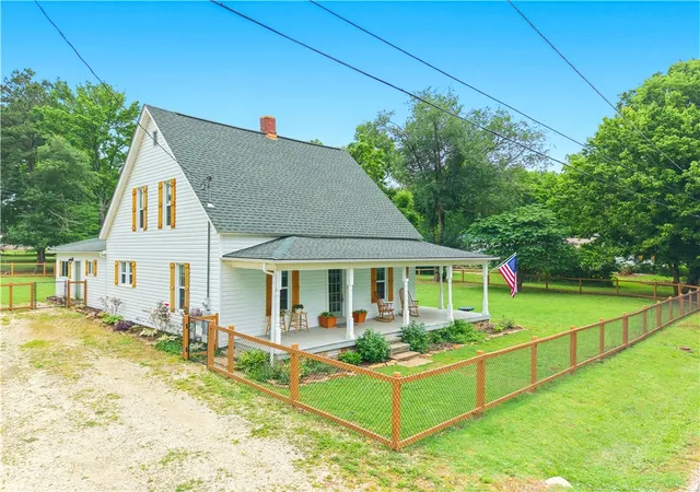 3rd image of 202 W Graham St, Prairie Grove, AR 72753 | MLS# 1347141