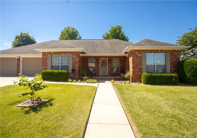 1st image of 2103 W 8th St, Russellville, AR 72801 | MLS# 1347066