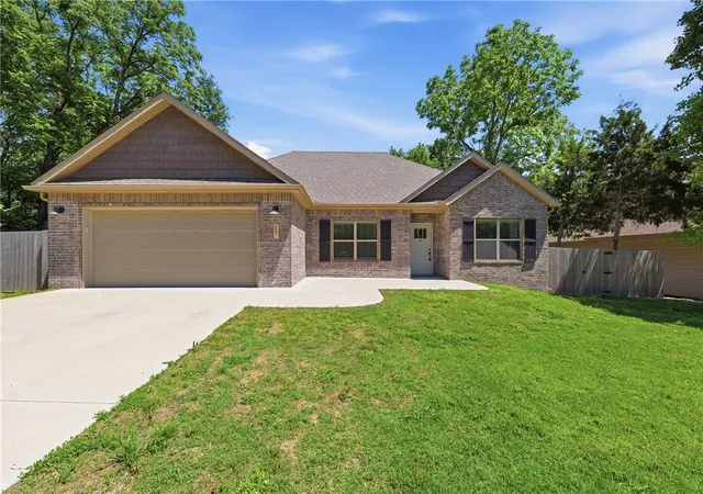 3rd image of 17 Holcombe Ln, Bella Vista, AR 72714 | MLS# 1347223