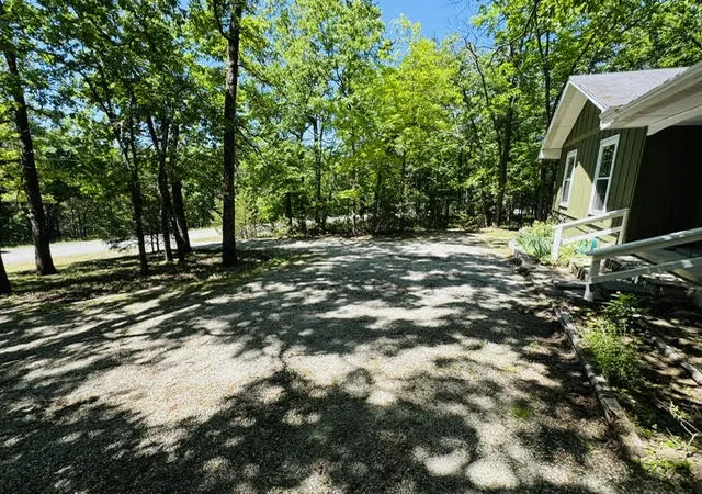 3rd image of 19 Walnut Ave, Holiday Island, AR 72631 | MLS# 1347261