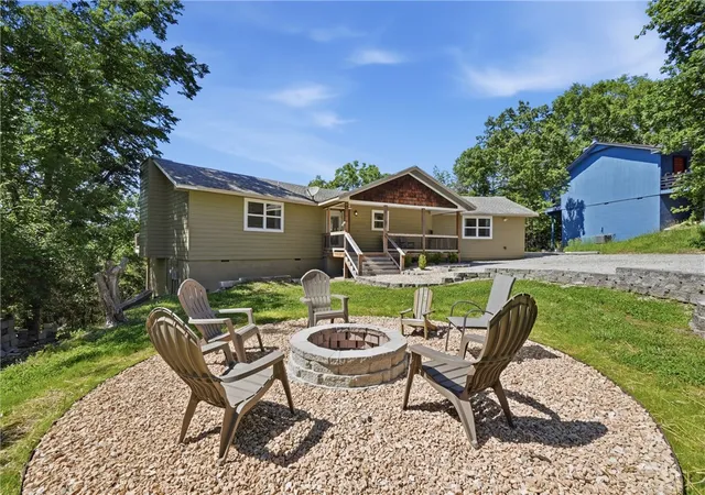 1st image of 1 Dogwood Ln, Holiday Island, AR 72631 | MLS# 1347338