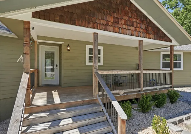 3rd image of 1 Dogwood Ln, Holiday Island, AR 72631 | MLS# 1347338
