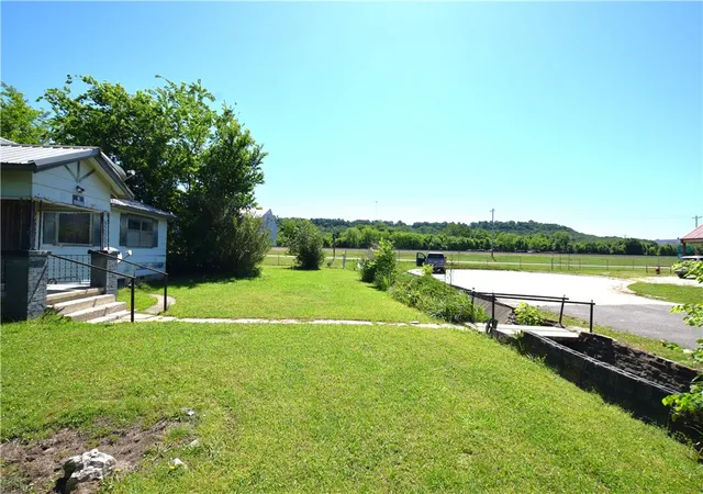 Homes for sale in Stilwell, OK | 13 W Chestnut St, Stilwell, OK 74960 | MLS# 1347297