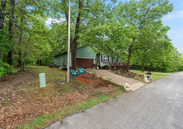 Photo 3 of Single family home for sale at 9 Aberdeen Ln, Bella Vista, AR 72715 | MLS# 1347410 | Listing updated on 2026-05-29