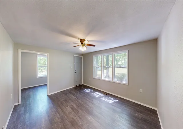 2nd image of 306 S Parrott Dr, Huntsville, AR 72740 | MLS# 1347242