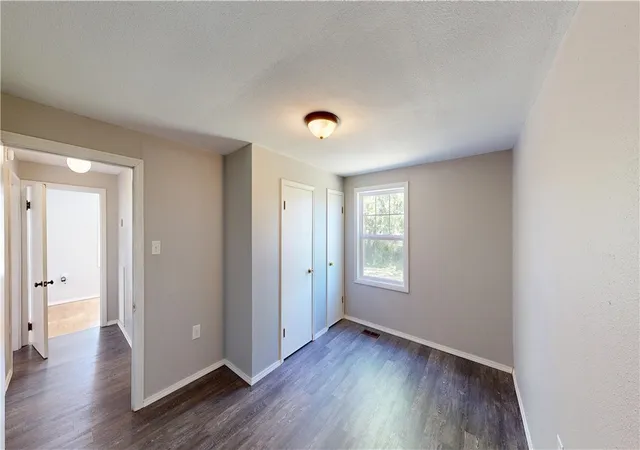 4th image of 306 S Parrott Dr, Huntsville, AR 72740 | MLS# 1347242
