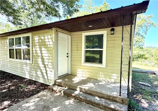 5th image of 306 S Parrott Dr, Huntsville, AR 72740 | MLS# 1347242