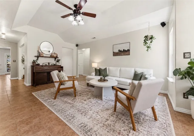 Photo 3 of Single family home for sale at 20782 Lakeshore Dr, Springdale, AR 72764 | MLS# 1347393 | Listing updated on 2026-10-10