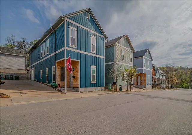 1st image of 134 E South St, Fayetteville, AR 72701 | MLS# 1347402