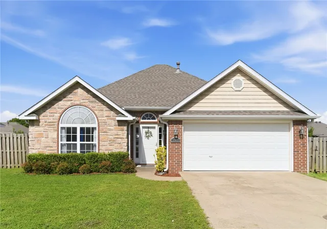 1st image of 1513 Zachary St, Pea Ridge, AR 72751 | MLS# 1347506