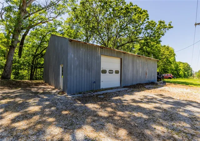 Photo 4 of Sale Pending at 329 Rader Rd, Rogers, AR 72756 | MLS# 1347425 | Listing updated on 2026-08-27