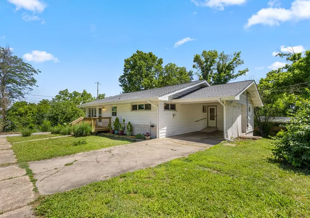 Homes for sale in Branson, MO | 218 N 4th St, Branson, MO 65616 | MLS# 1346980