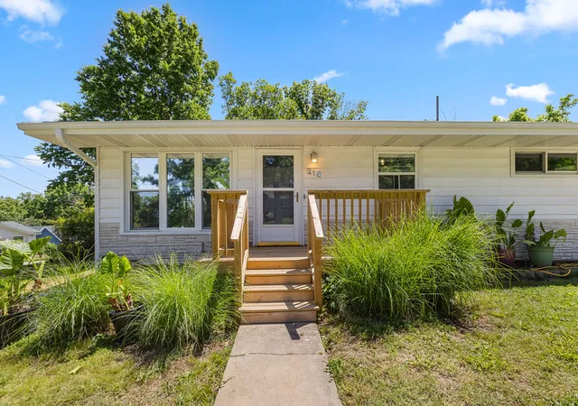 Homes for sale in Branson, MO | 218 N 4Th St, Branson, MO 65616 | MLS# 1346980