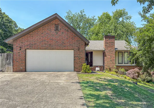 1st image of 221 Approach Dr, Harrison, AR 72601 | MLS# 1347692