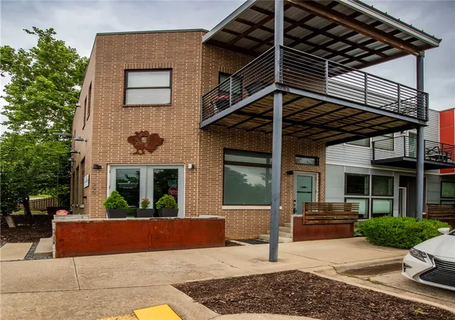 16th image of 390 W 5th St #2, Fayetteville, AR 72701 | MLS# 1347645
