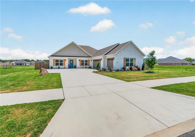 Homes for sale in Farmington, AR | 142 N Box Turtle Ave, Farmington, AR 72730 | MLS# 1347562