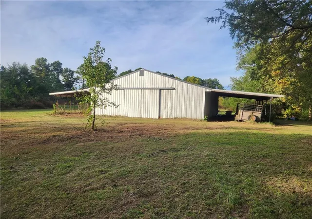 Homes for sale in Ozark, AR | 5930 Liberty Rd, Ozark, AR 72949 | MLS# 1347611