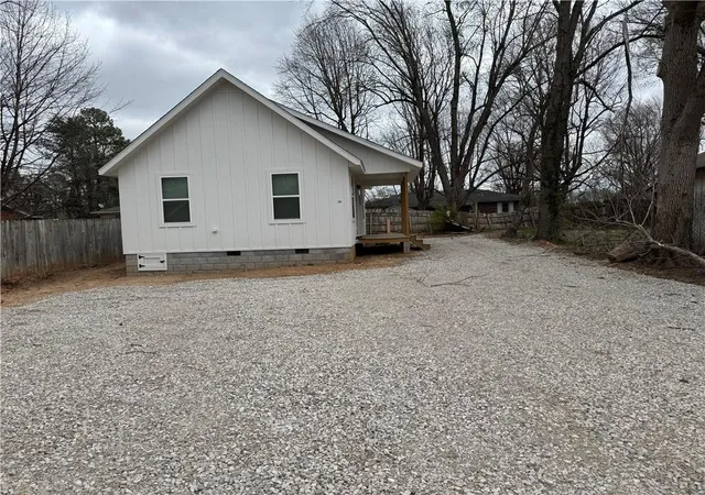 2nd image of 313 Douglas St, Berryville, AR 72616 | MLS# 1347374