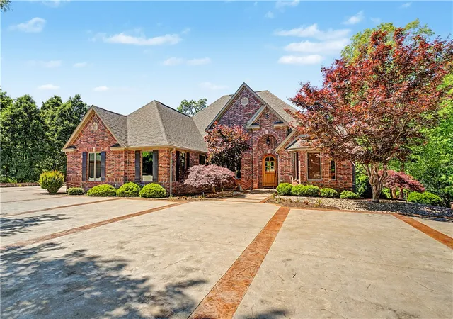 2nd image of 34 Kinloch Dr, Bella Vista, AR 72715 | MLS# 1340089