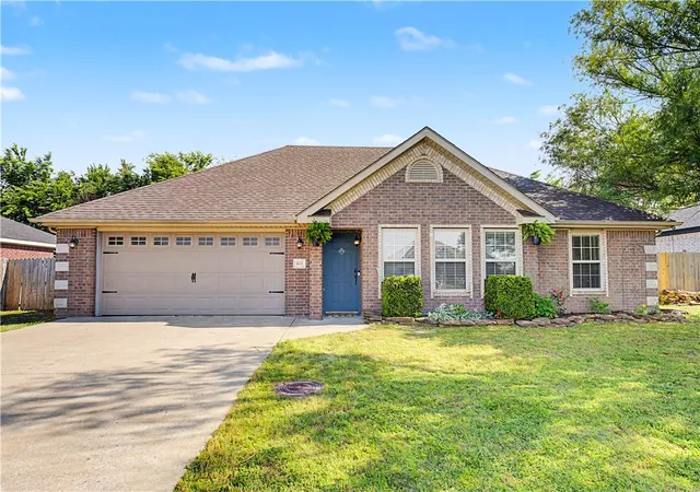 Photo 1 of Sale Pending at 877 Richland Crk Ave, Elkins, AR 72727 | MLS# 1347773 | Listing updated on 2026-08-28
