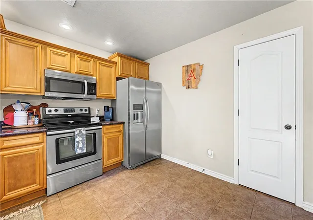 Photo 4 of Sale Pending at 877 Richland Crk Ave, Elkins, AR 72727 | MLS# 1347773 | Listing updated on 2026-08-28