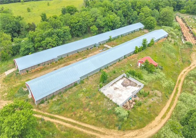 2nd image of 6112 Hwy 21, Berryville, AR 72616 | MLS# 1347728