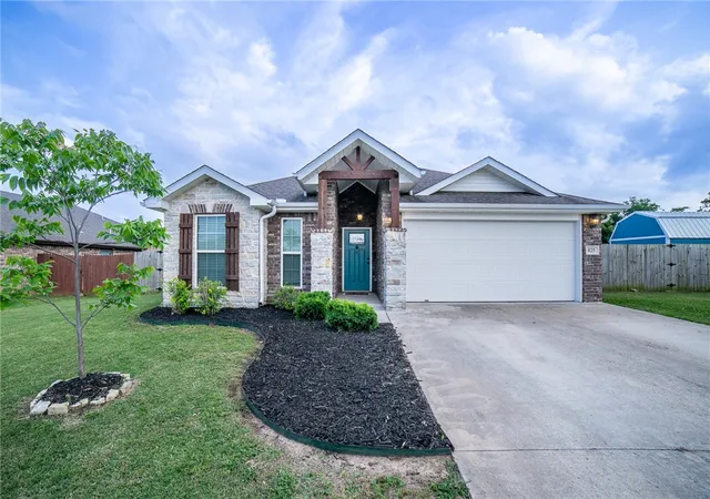 Homes for sale in Bentonville, AR | 824 Nw 64th Ave, Bentonville, AR 72713 | MLS# 1347777