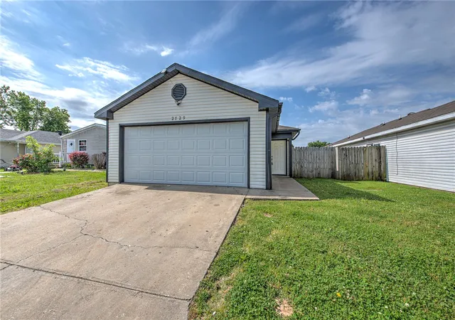 2nd image of 2729 Lenox Ct, Springdale, AR 72764 | MLS# 1347835